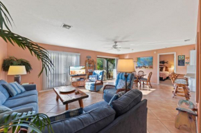 Enjoy sunsets with family on Sanibel's quiet west end - Blind Pass F101